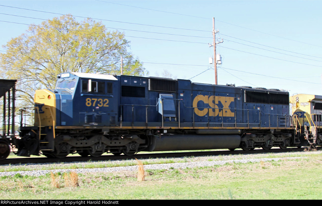 CSX 8732